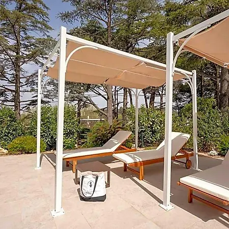 Guesthost - Borgo Lucia Trulli With Pool Hébergement de vacances *