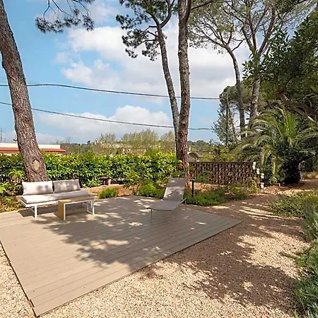 Guesthost - Borgo Lucia Trulli With Pool 4*