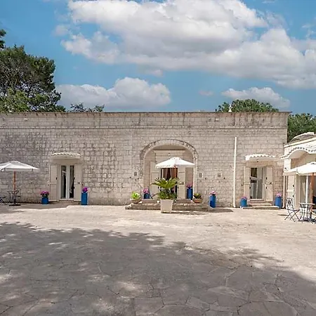 Guesthost - Borgo Lucia Trulli With Pool