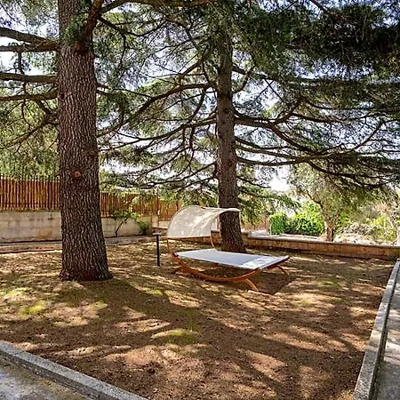Guesthost - Borgo Lucia Trulli With Pool Fasano